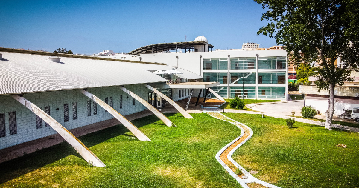 Instituto Superior de Engenharia background