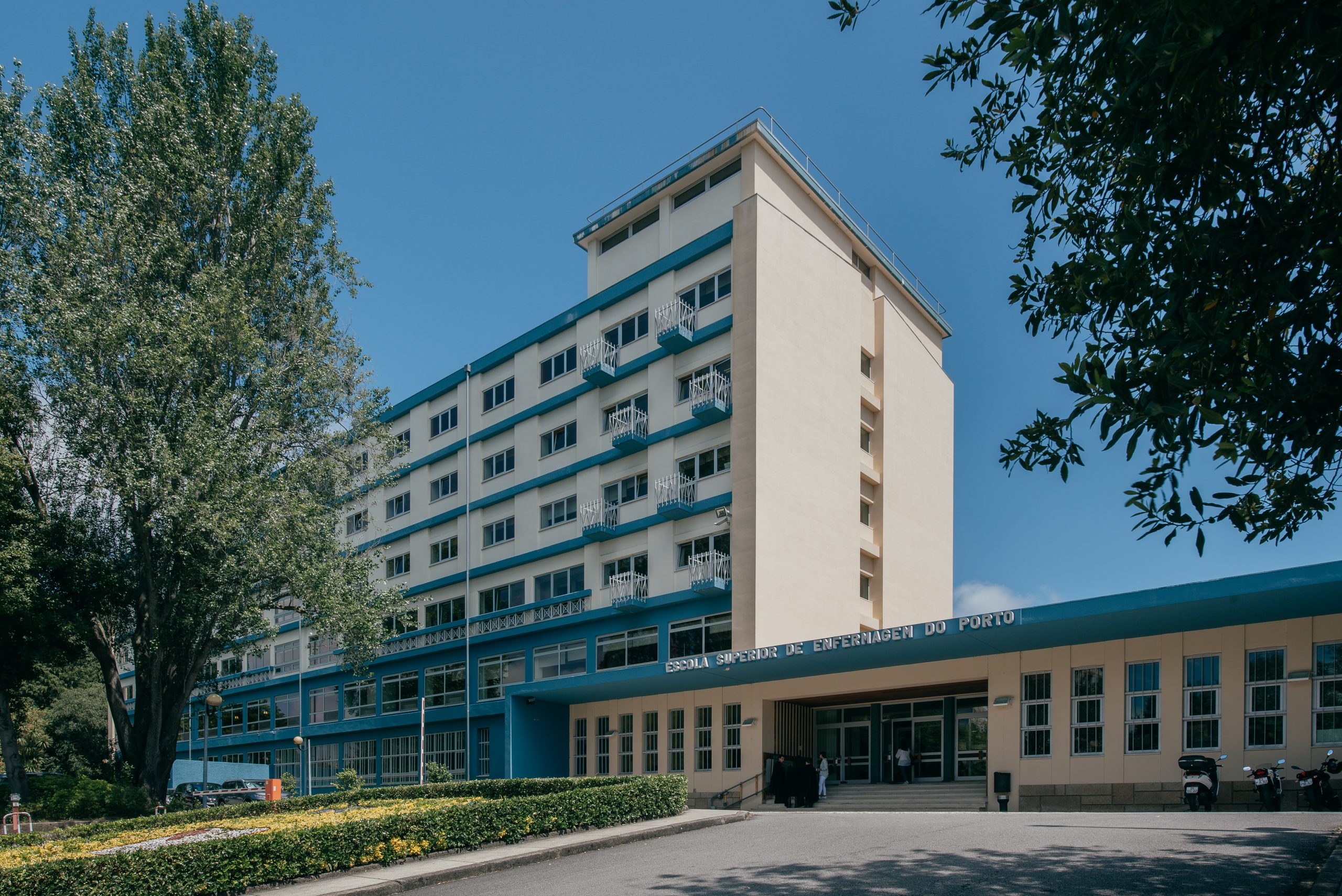 Mestrado em Enfermagem Comunitária, na área de enfermagem de Saúde Comunitária e de Saúde Pública